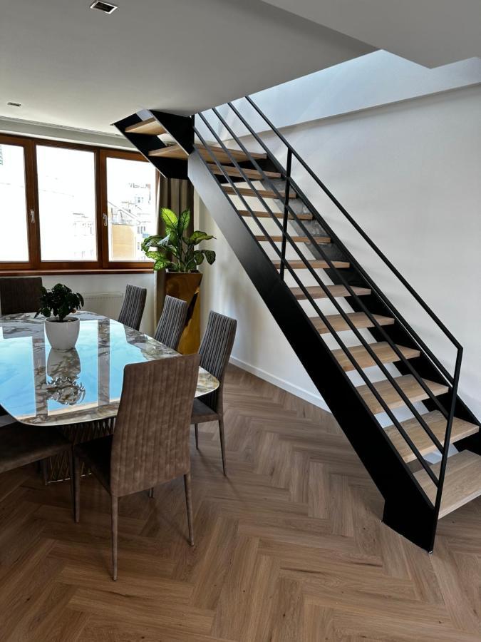 Luxury Penthouse At The Historical Centre With Free Parking Apartment Bratislava Bagian luar foto